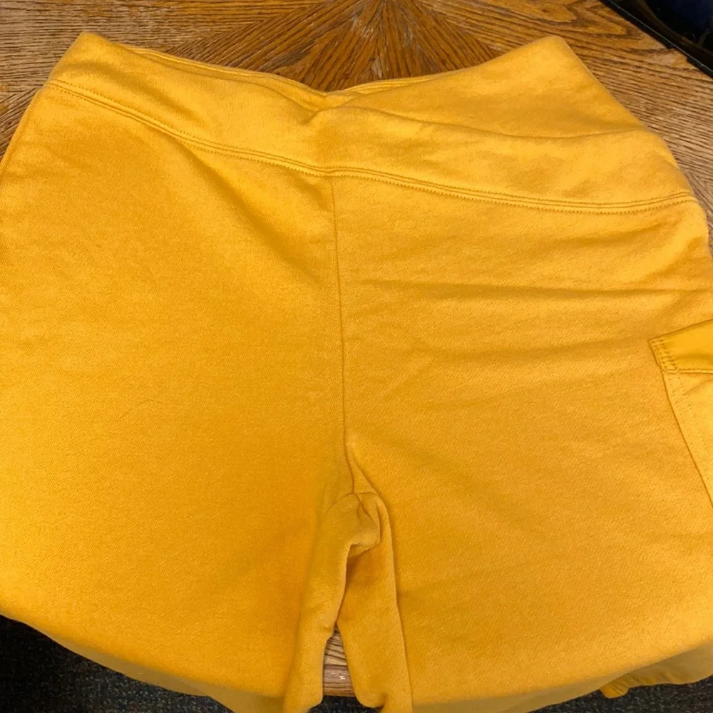 Free People M NWOT Marigold cropped pockets wide leg joggers - Picture 3 of 7